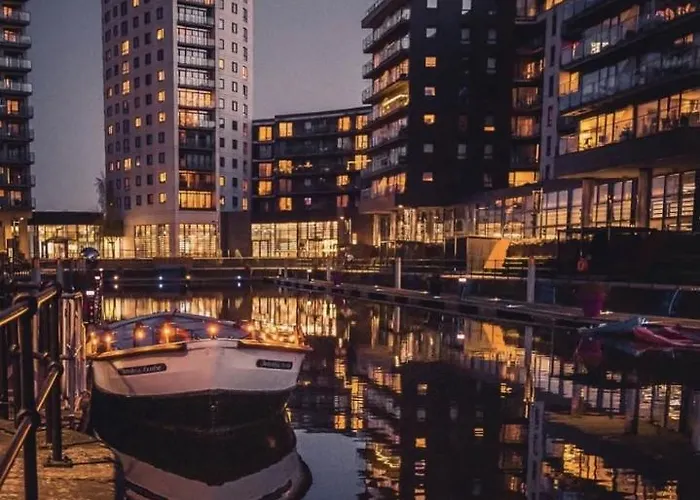 Deluxe City Apt Riverside Free Parking No Balcony