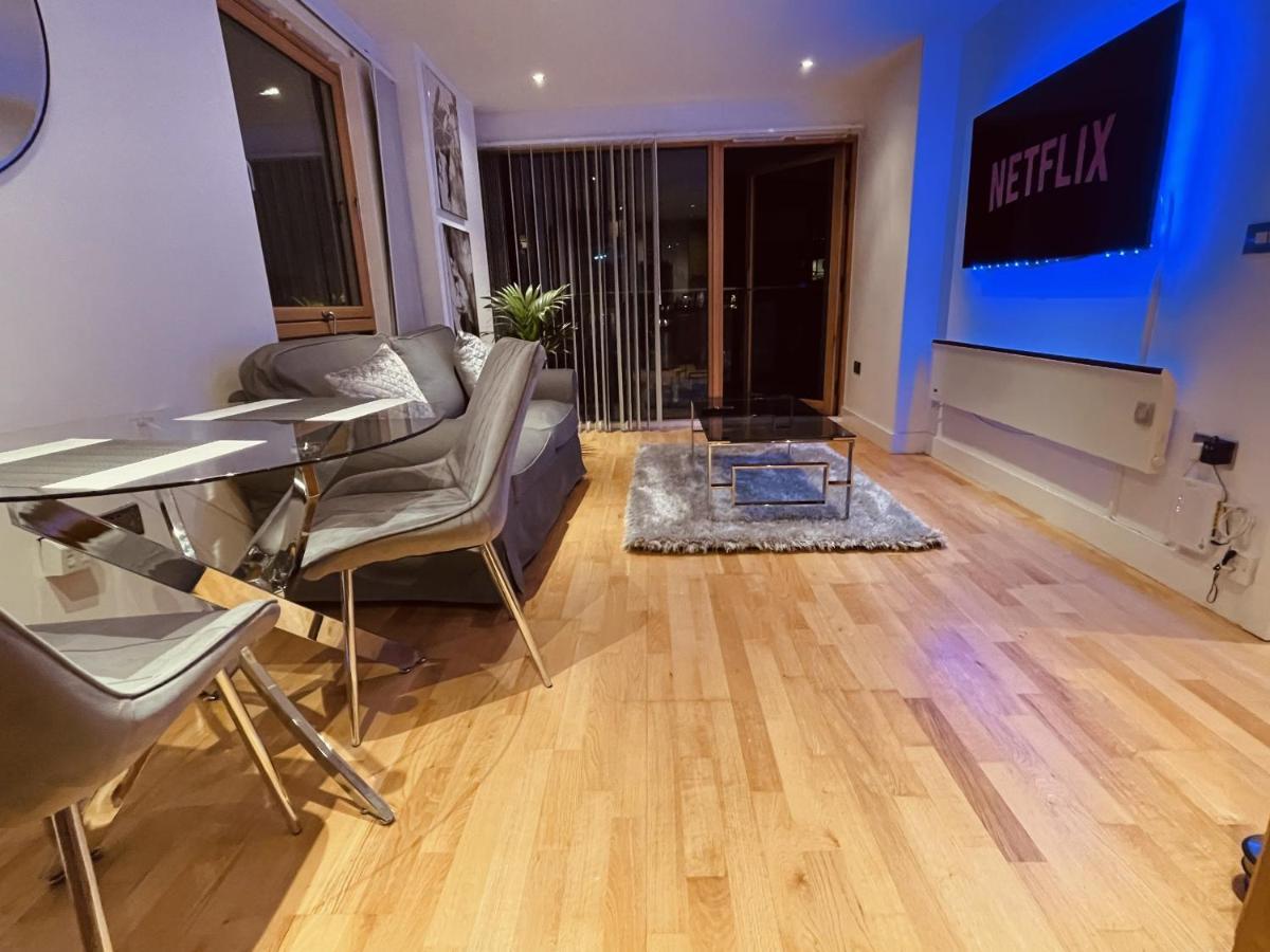 Apartment Deluxe Riverside Free Parking No Balcony *
