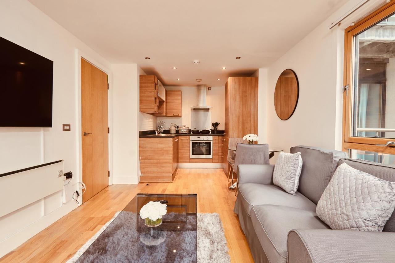 Apartment Deluxe Riverside Free Parking No Balcony Leeds (West Yorkshire)