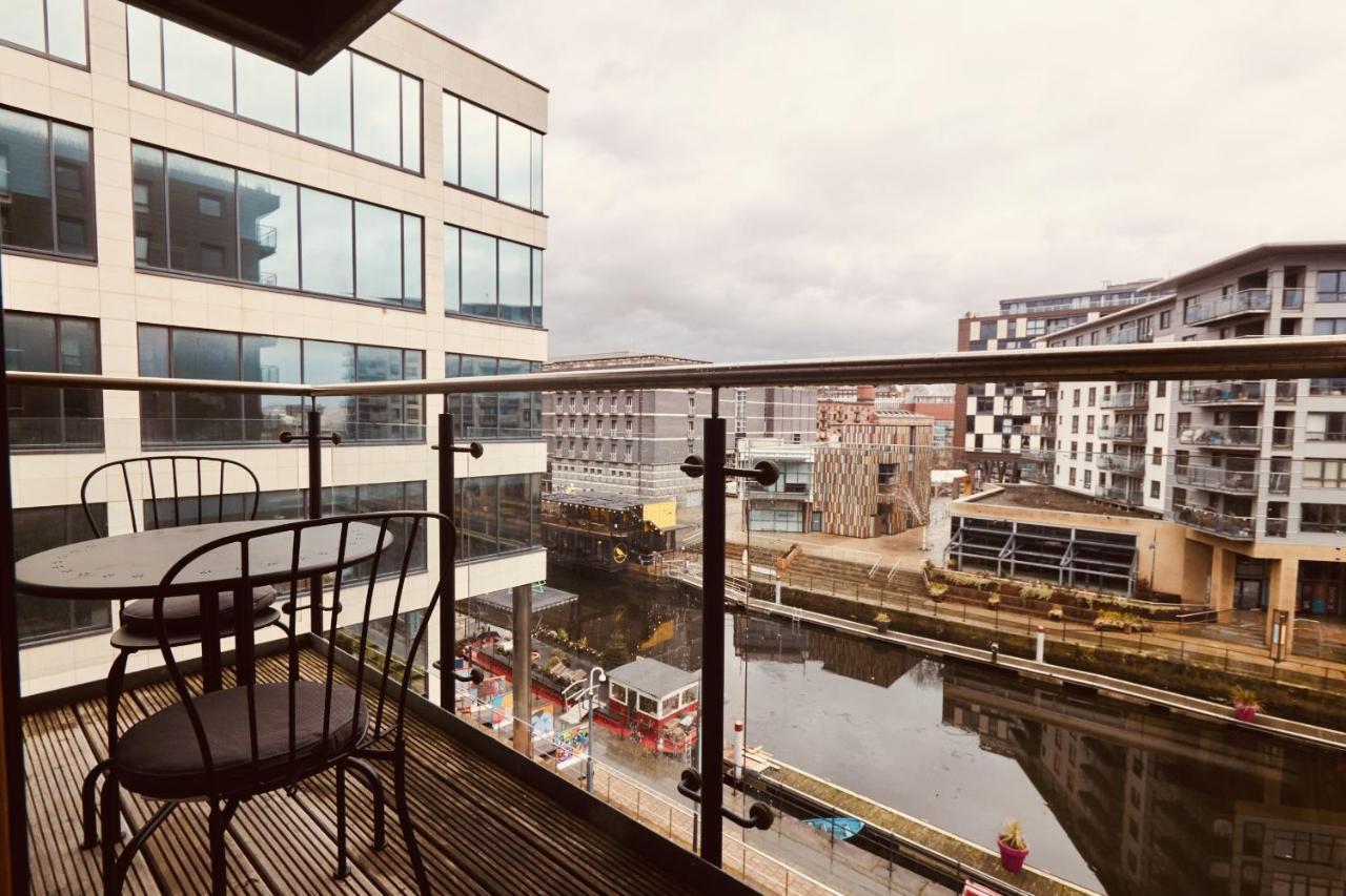 Deluxe Riverside Free Parking No Balcony Apartment Leeds (West Yorkshire)
