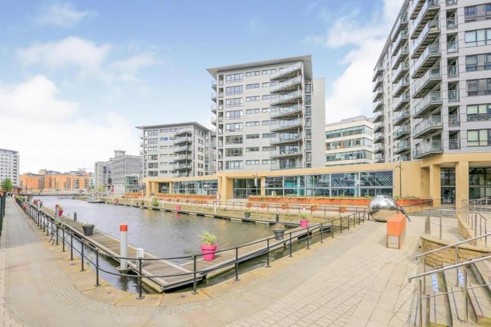 Apartment Deluxe Riverside Free Parking No Balcony Leeds (West Yorkshire)
